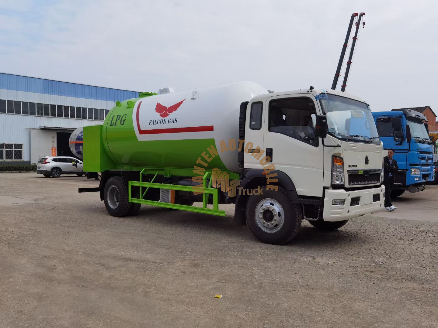 sinotruk_LPG_dispenser_truck.jpg sinotruk_LPG_dispenser_truck.jpg